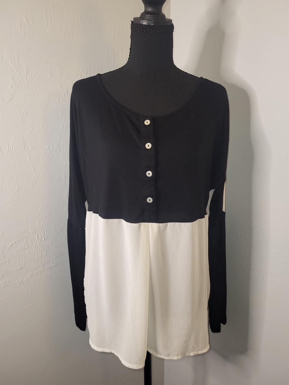 Women’s Black and White Two-Tone Button Front Long Sleeve Top